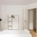 Апартаменты Brand New Aparment By The Lakes