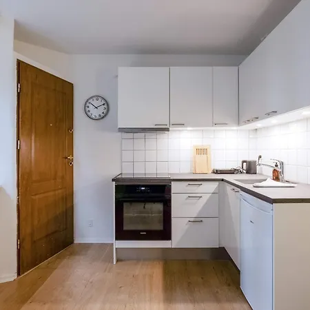 Brand New Aparment By The Lakes Апартаменты *