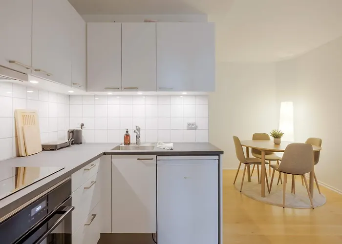 Апартаменты Brand New Aparment By The Lakes