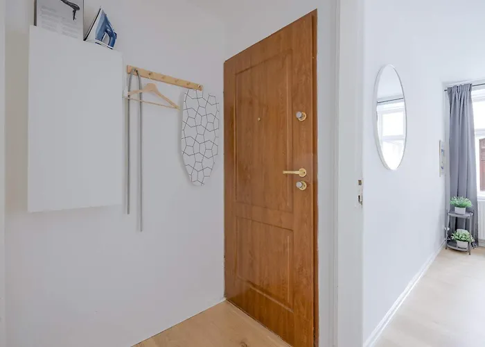 Brand New Aparment By The Lakes Апартаменты