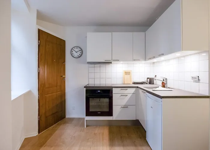 Brand New Aparment By The Lakes Апартаменты *